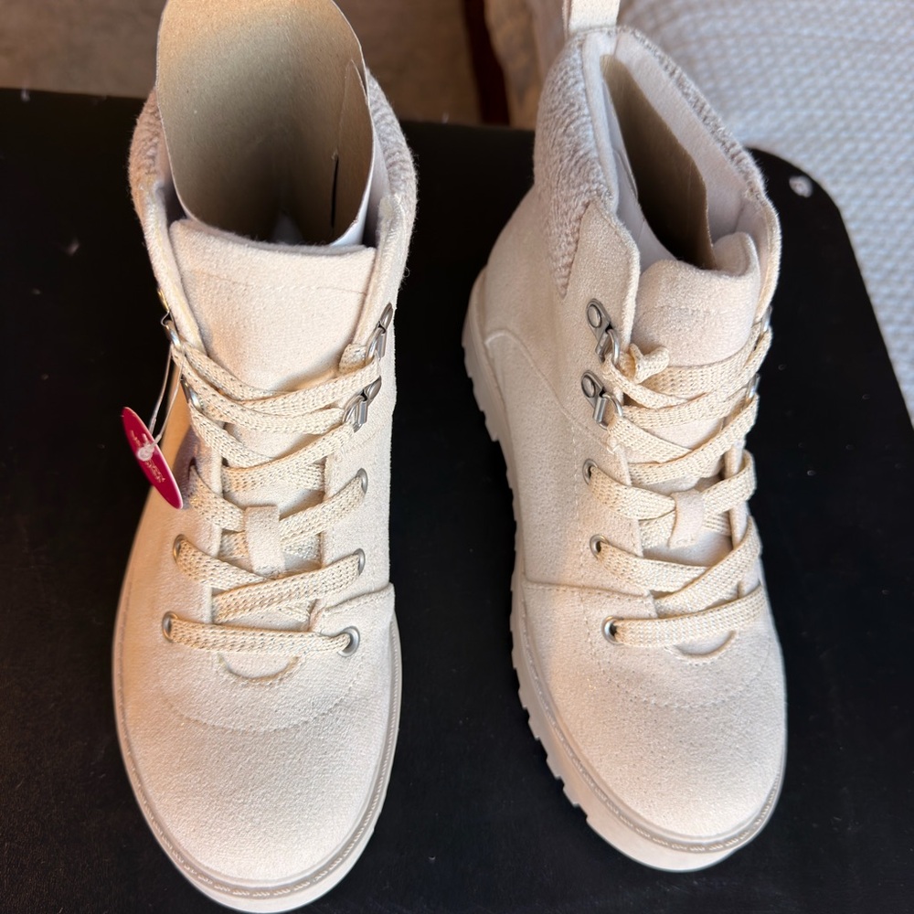 Girls Cream Ankle Boots size 3